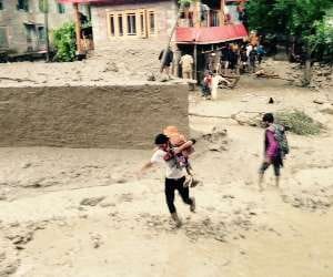 cloud brust in Amarnath Yatra base camp Baltal