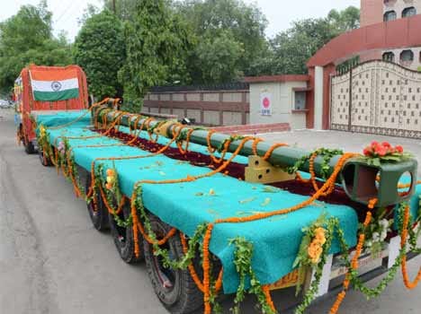 Dhanush Cannon develope in India, likes indian army.
