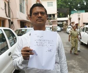 new turn on amitabh thakur case 