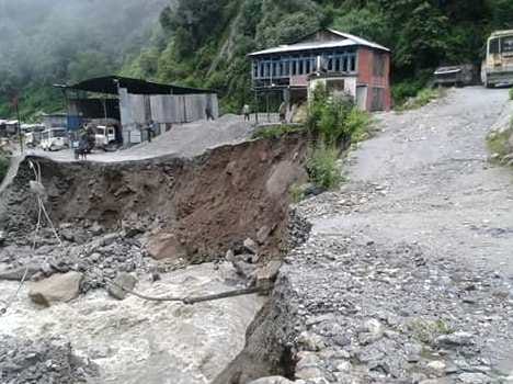 heavy rainfall in himachal, two died.