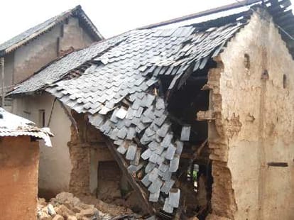 heavy rainfall, house brust at hamirpur.