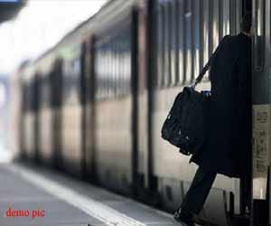 man cut from train in roorkee.