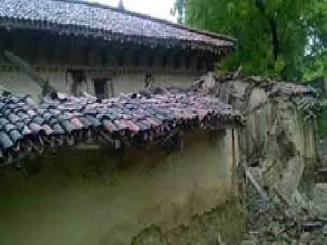 eight house dameged in rain fall
