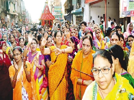 Flower rain was welcomed Sri Jagannath Rath Yatra