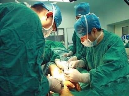 hand grafting in legs to let sufferer survive