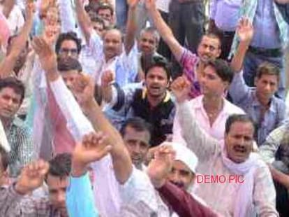Ruckus on toll plaza in Lucknow.
