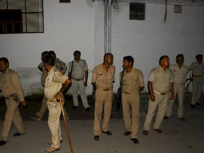 villager beated policeman in raibareli