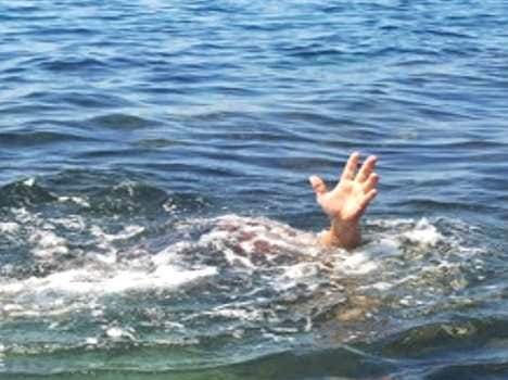 boy drawn in gobind sagar lake at bilaspur.