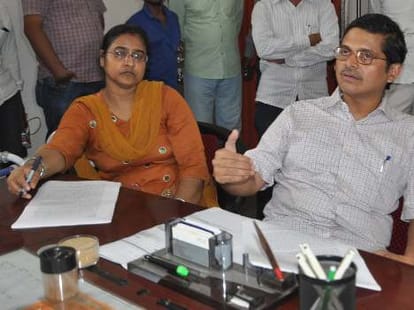 Amitabh Thakur alleged Akhilesh Yadav.