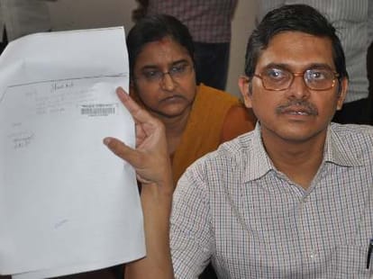 Amitabh Thakur argued on rape charges.