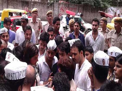 Aap NRI Supporters showed rebel attitude, launched a new campaign