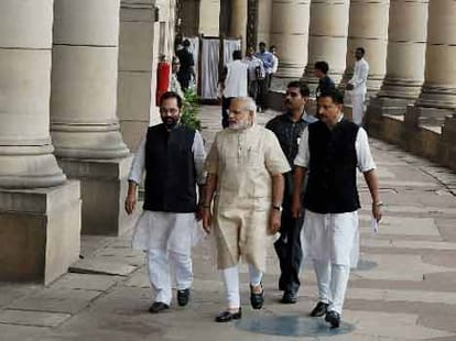 uproar continue in loksabha by the opposition