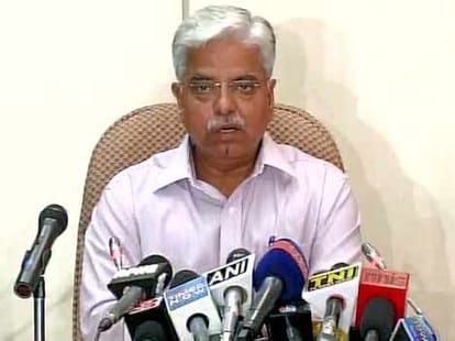 bs bassi challenged kejriwal for open debate
