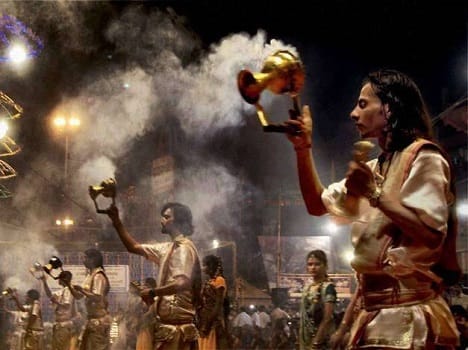 Level of Ganga increased in Varanasi, temples drown