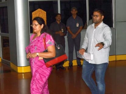 Sara Singh's mother meets to Rajnath Singh.