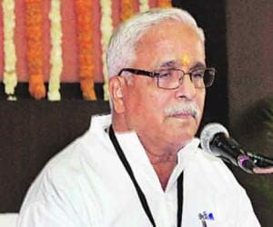 rss suresh joshi meditation in Cave.