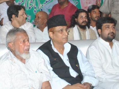 Azam Khan speaks against Narendra Modi.