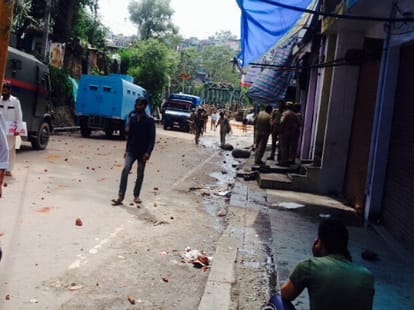 grenade attack on Amarnath Yatra, one people killed five injured