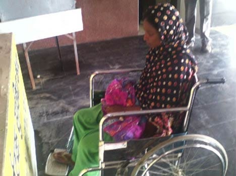 Child Born in Tufan Express in Agra.