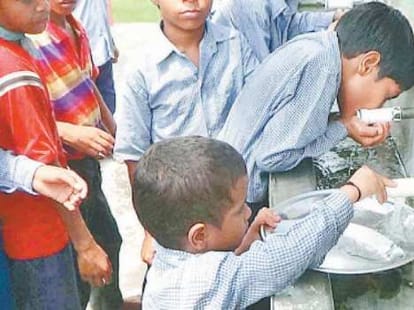 private schools not allowing admission to poor children