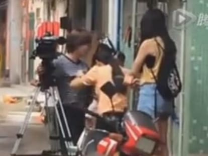 chinese woman wandering nude and searching her lost boyfriend