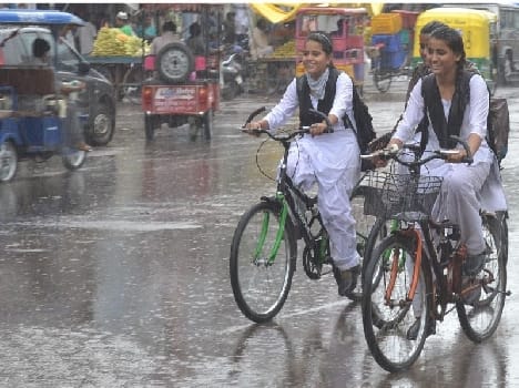 Rimjhim rains increased the humidity