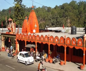 delhi dehradun route closed for 17 hours.