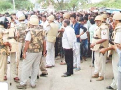 12th class student of hamirpur suicides for being molested by eve teasers