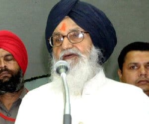 resignation from party of akali leader in issue of guru granth sahib