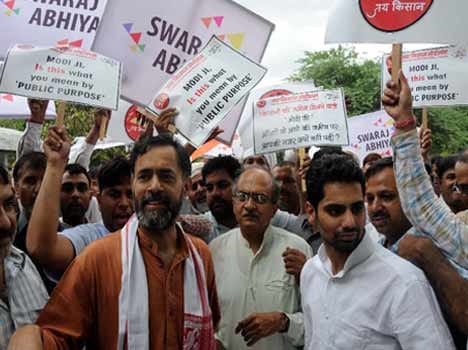 Yogendra-Prashan took to the road, warned to the central government.