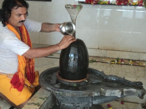 Bankeganj temple water recharge system launched