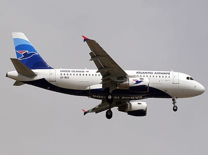 Naughty pilots invites ex-porn star into cockpit