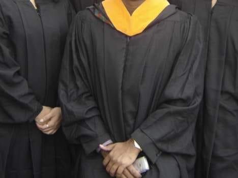 convocation ceremony gown will be dressed by hathkargha udyog.