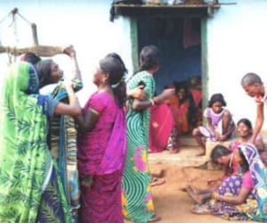 mother killed her three daughters in jharkhand
