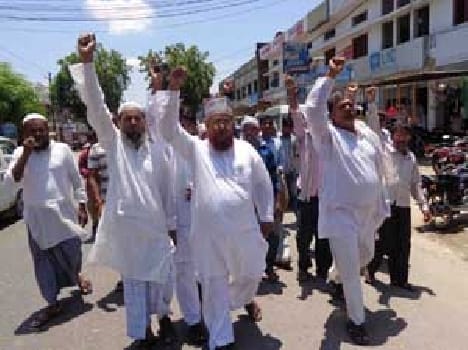 Memorandum handed over power demands