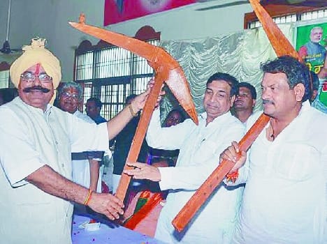 mulayam par ho case