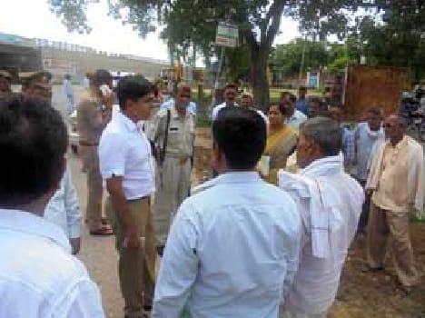 Turn on clarifies Manduadih road overbridges service of