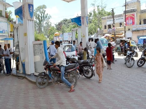 People were struck by a strike of petrol pumps