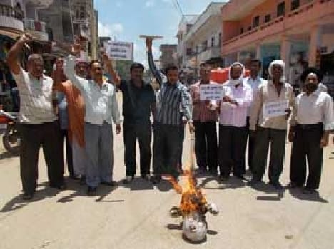Virod? blew effigy of terrorism