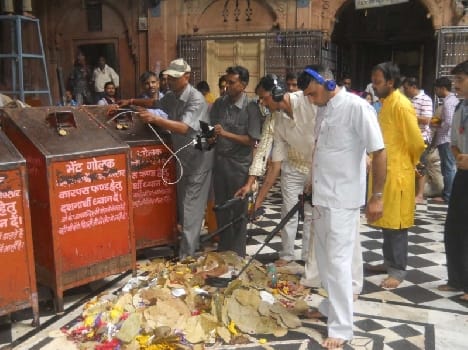security checking in vrindavan banke bihari temple
