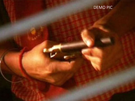 youth shoots his friend in behalf of his girl friend in meerut