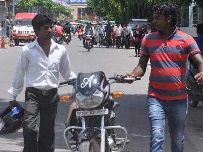 strike of oil dealer in up
