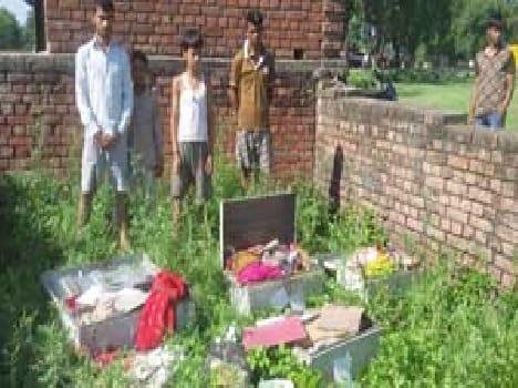 Potted Breaking lakh 