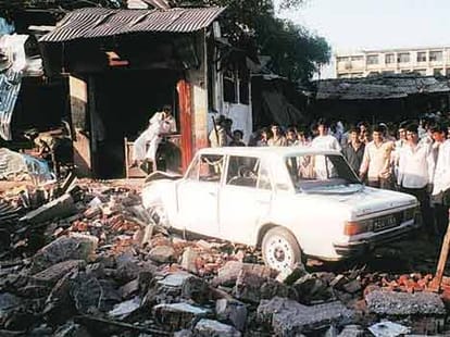reason behind the mumbai serial blasts