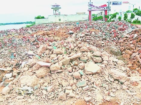 malba dalkar pat rahe yamuna