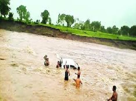 water level in Yamuna stopped before touching red mark
