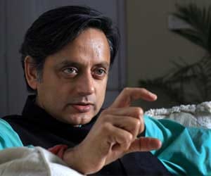 tharoor tweeted in favor of yakub memon