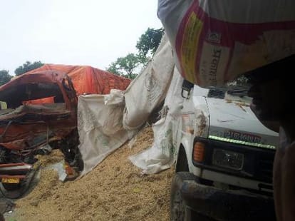 Four people died in an accident in Malihabad.