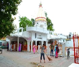 Around the temples There Cleanliness
