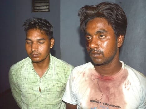 two arrested in loot at expressway